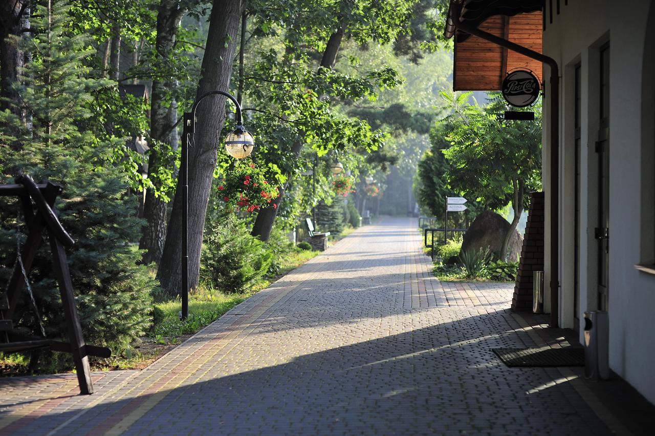 Malutkie Resort Radomsko Exterior foto